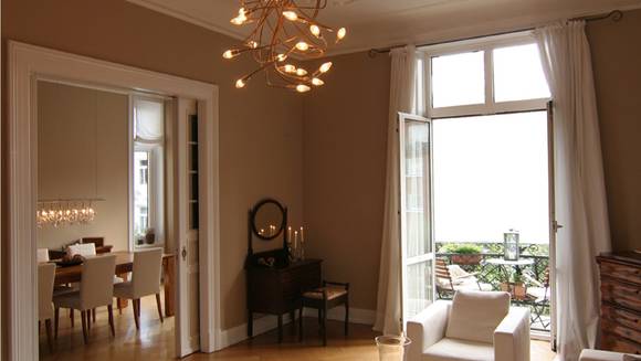 DREAMHOUSE Immobiloien: Großzügige Altbauwohnung mit Aufzug und Charme DREAMHOUSE Immobiloien: Großzügige Altbauwohnung mit Aufzug und Charme