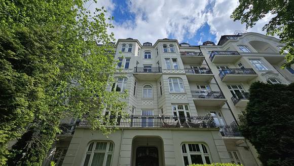 DREAMHOUSE Immobilien: Dachgeschosswohnung mit Aufzug und Loggia DREAMHOUSE Immobilien: Dachgeschosswohnung mit Aufzug und Loggia